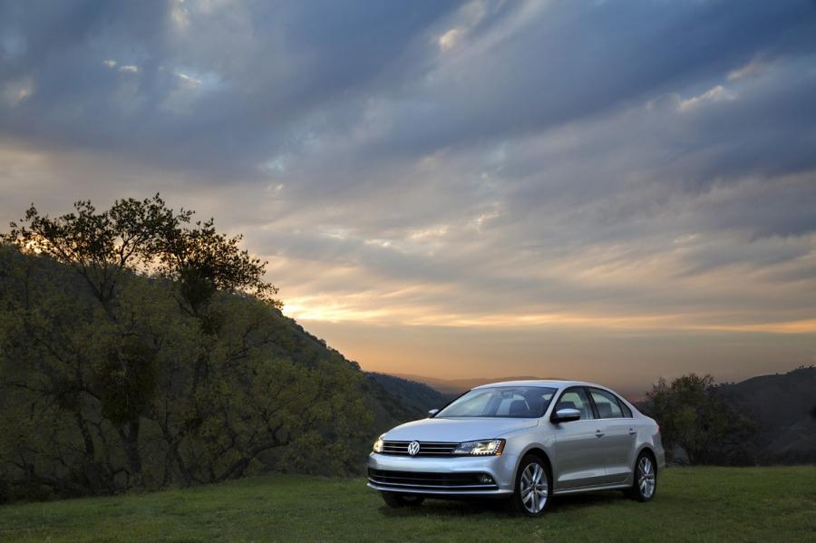  Volkswagen Jetta 2015 года  (US) (фото 28 из 62)